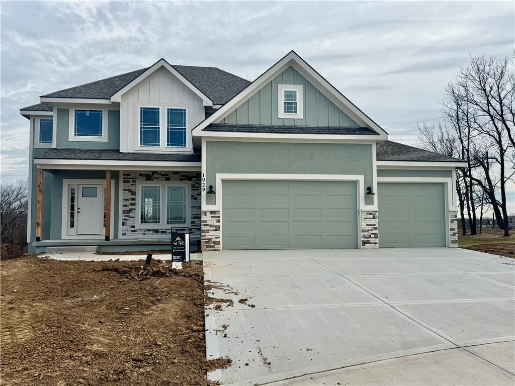 1929 Longview Drive, Liberty, MO