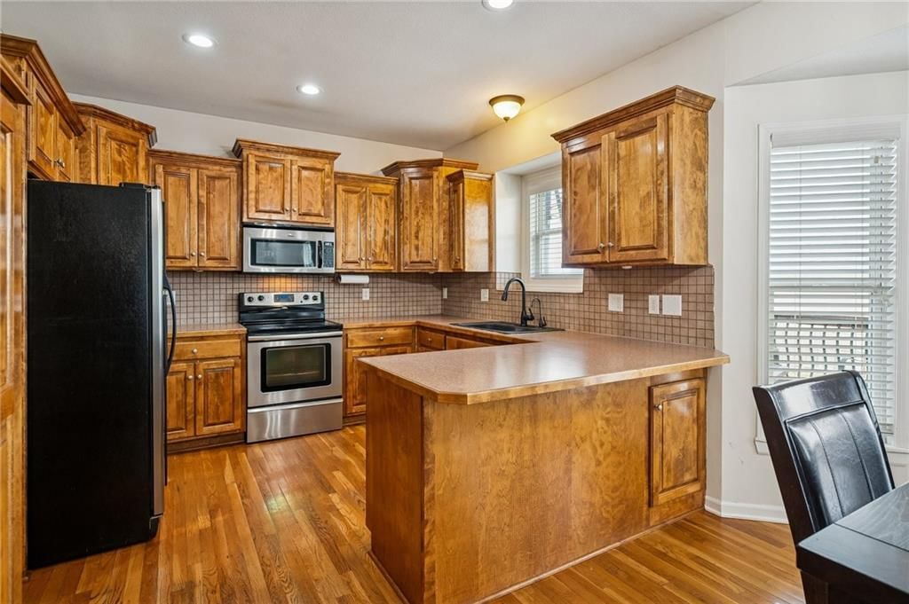 10706 Country Lane — photo 7