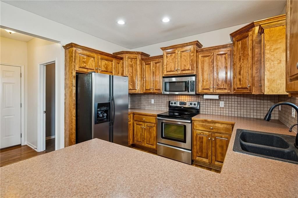 10706 Country Lane — photo 8