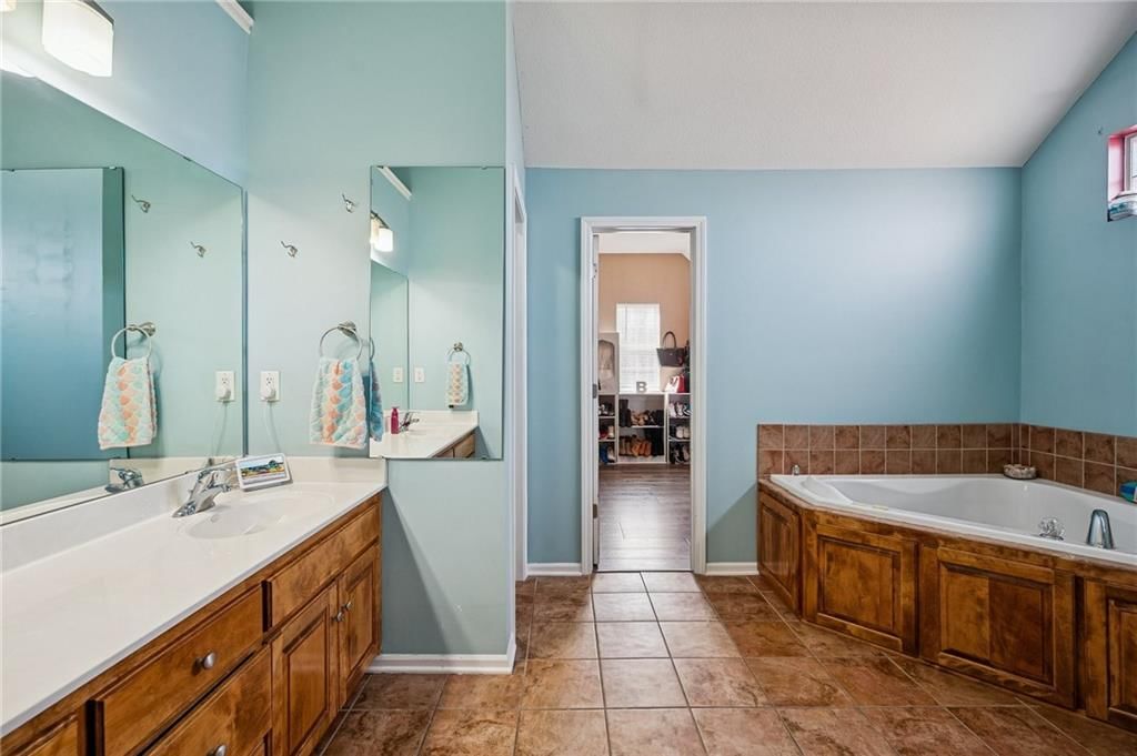 10706 Country Lane — photo 19