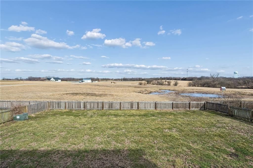 10706 Country Lane — photo 36