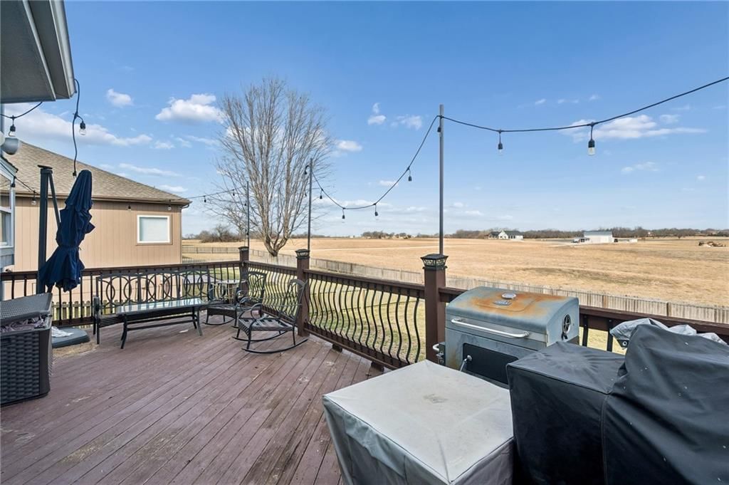 10706 Country Lane — photo 37