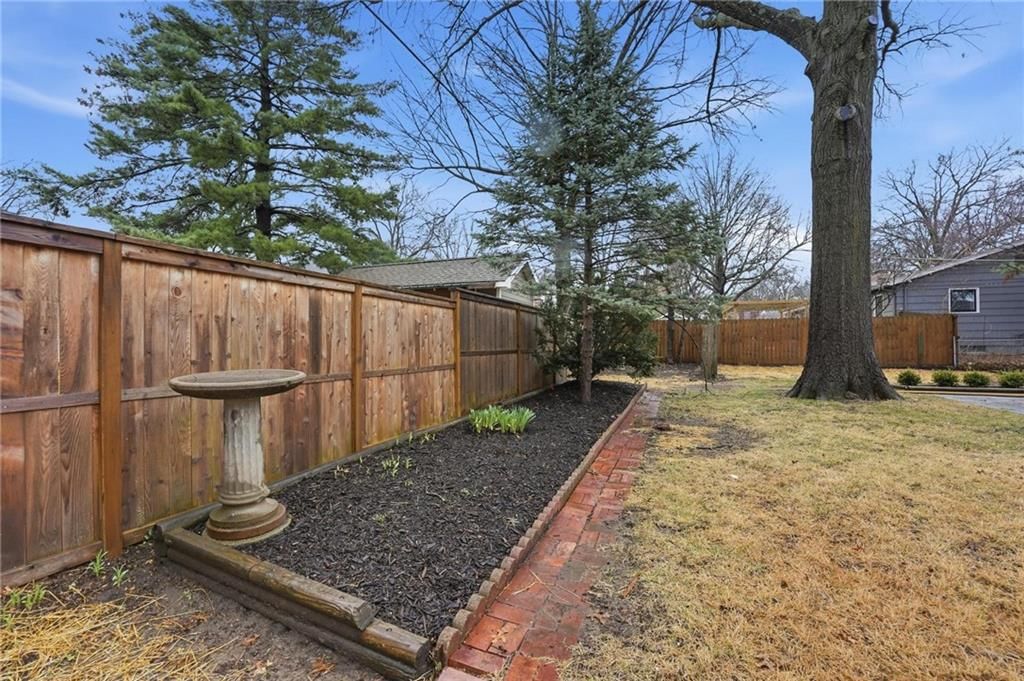 6301 Woodson Drive — photo 39