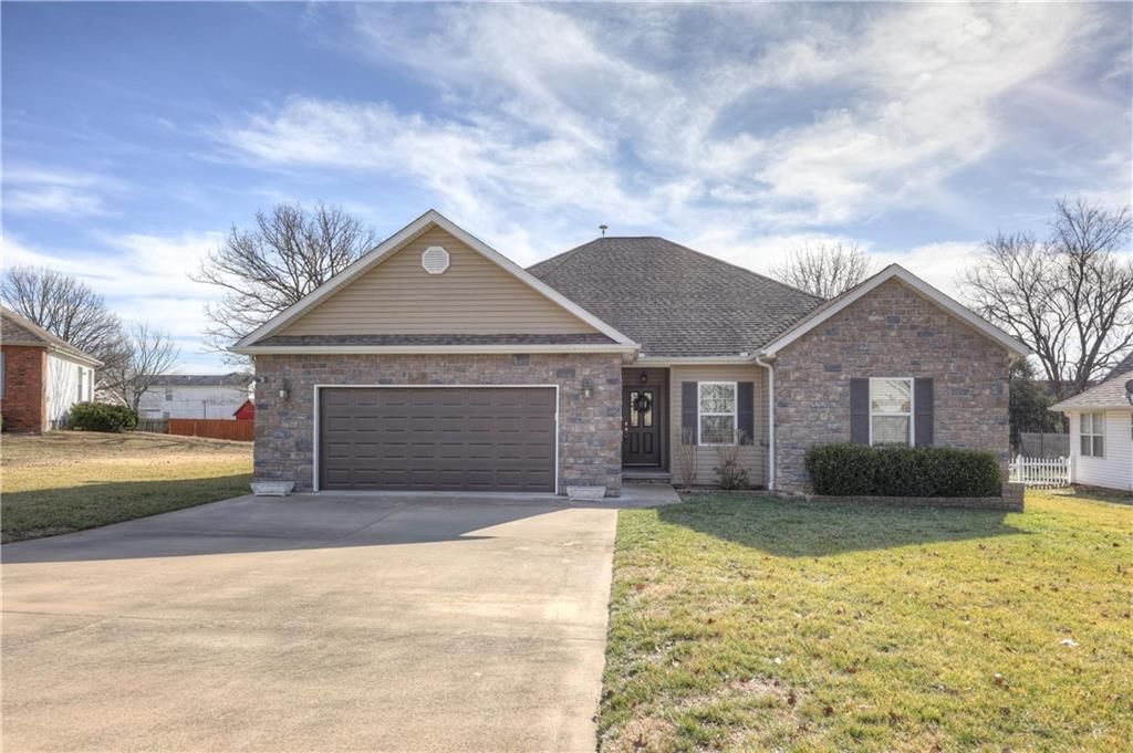 106 Victoria Lane, Carl Junction, MO