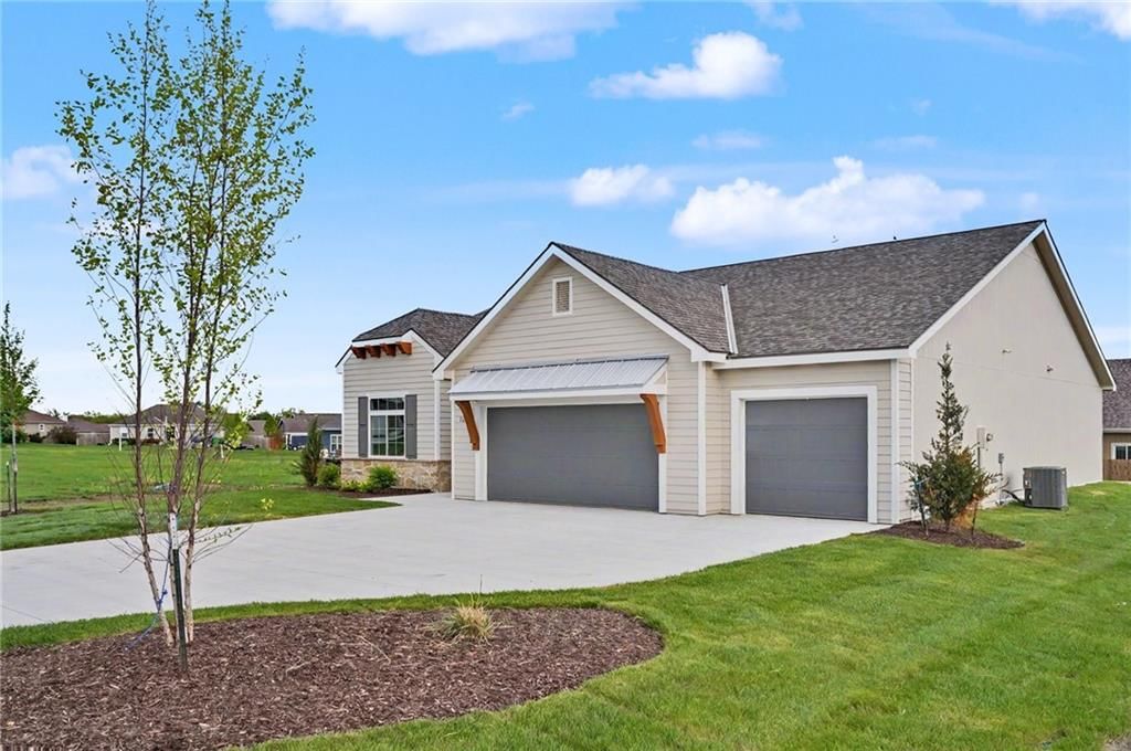 1013 Bluestem Circle — photo 2
