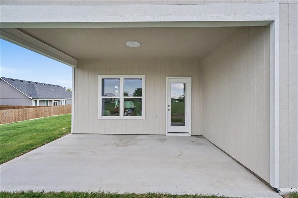 1013 Bluestem Circle — photo 31