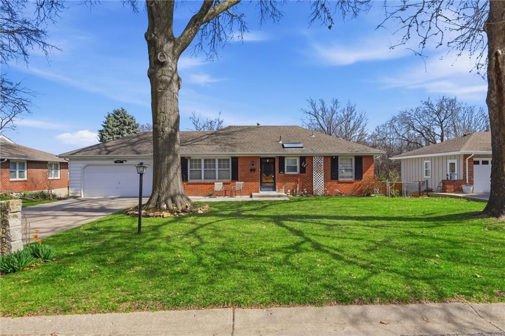 4821 Bond Street, Shawnee, KS