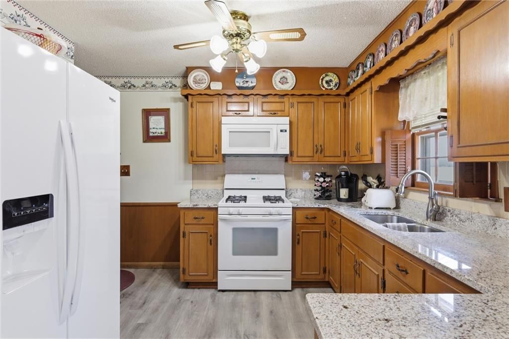 4821 Bond Street — photo 9