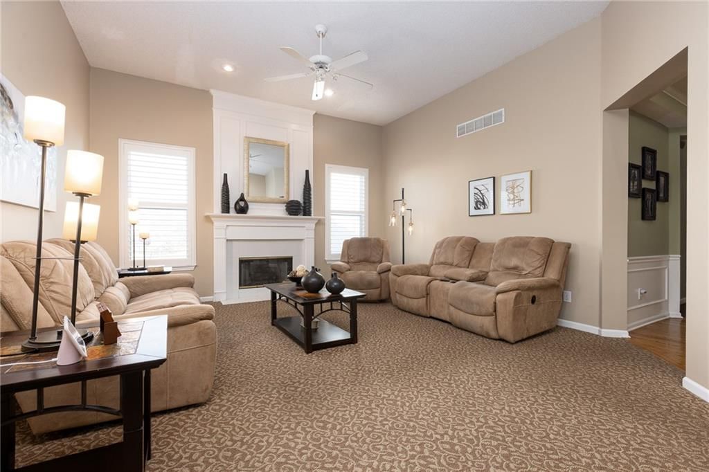 9208 N CAMPBELL Court — photo 7
