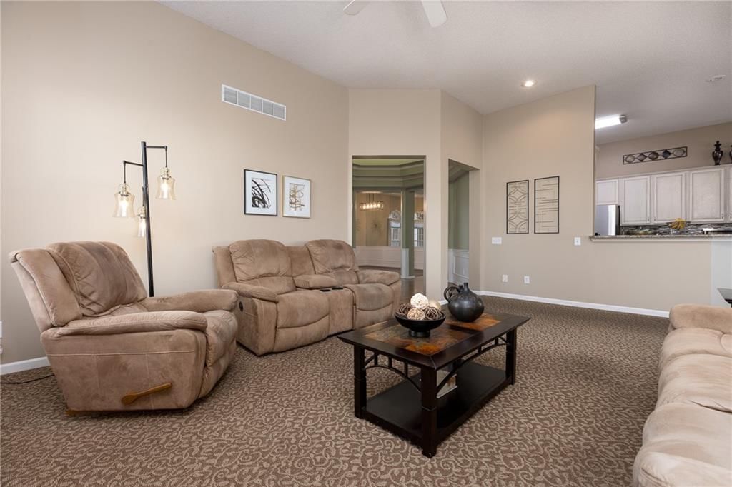 9208 N CAMPBELL Court — photo 8