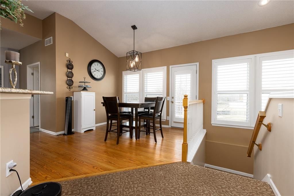 9208 N CAMPBELL Court — photo 10