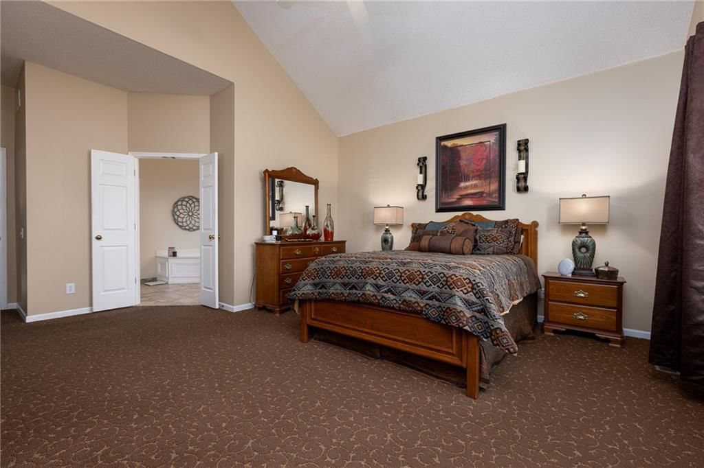 9208 N CAMPBELL Court — photo 22
