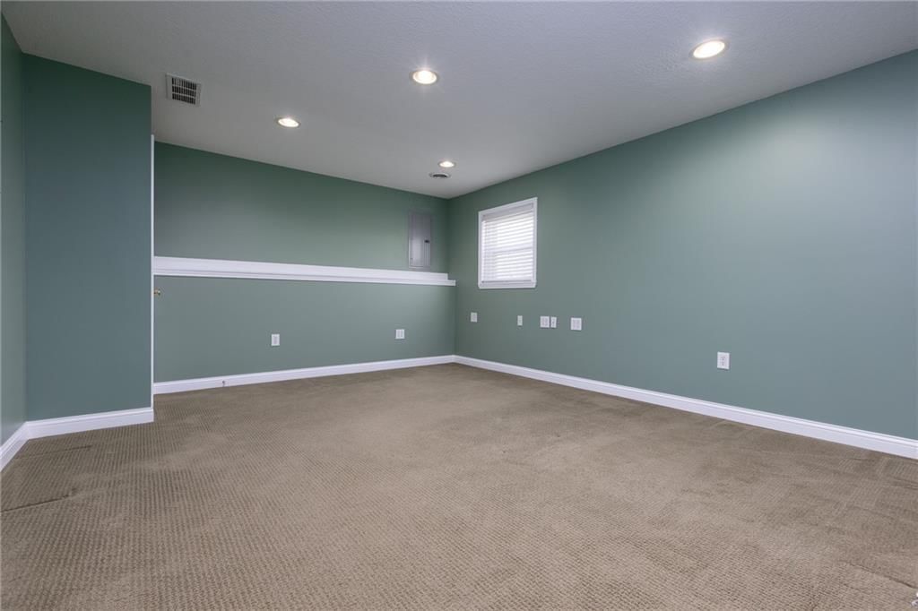 9208 N CAMPBELL Court — photo 29