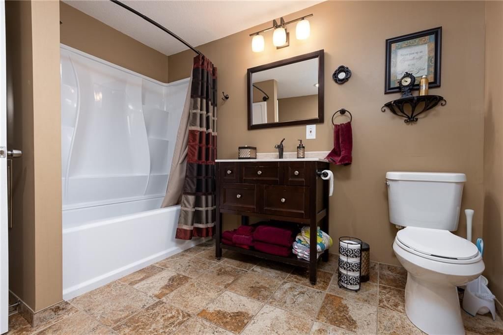 9208 N CAMPBELL Court — photo 31