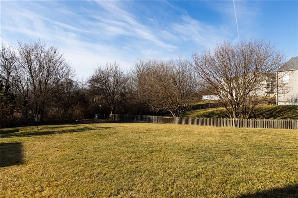 9208 N CAMPBELL Court — photo 37