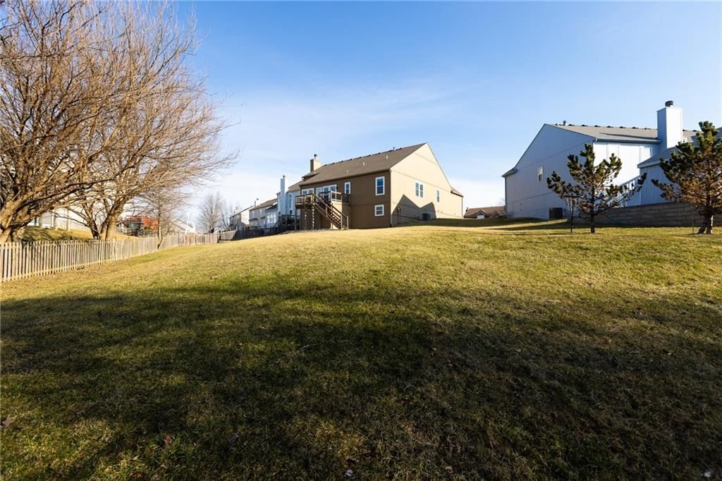 9208 N CAMPBELL Court — photo 39