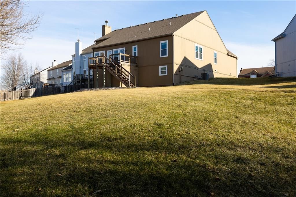 9208 N CAMPBELL Court — photo 40