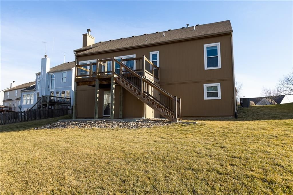 9208 N CAMPBELL Court — photo 41