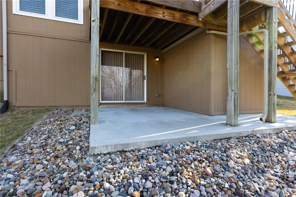 9208 N CAMPBELL Court — photo 42