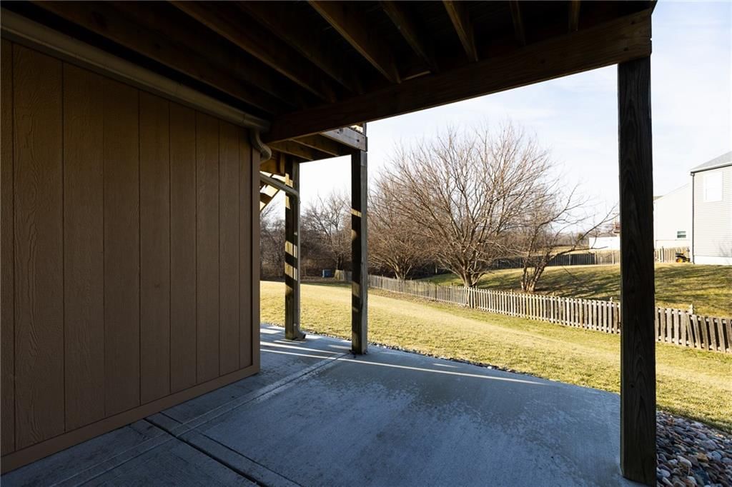 9208 N CAMPBELL Court — photo 43