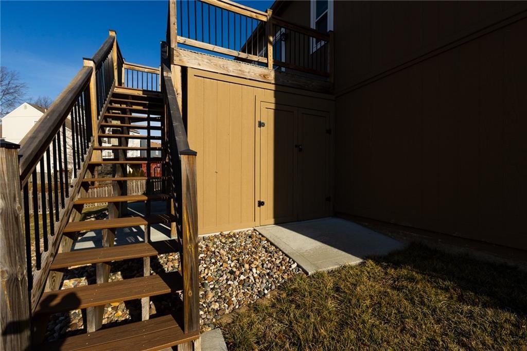 9208 N CAMPBELL Court — photo 45