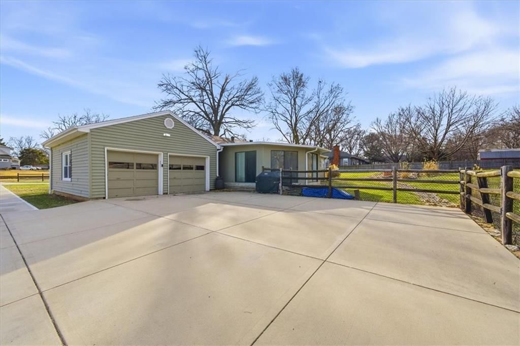 578 W Loula Street — photo 27