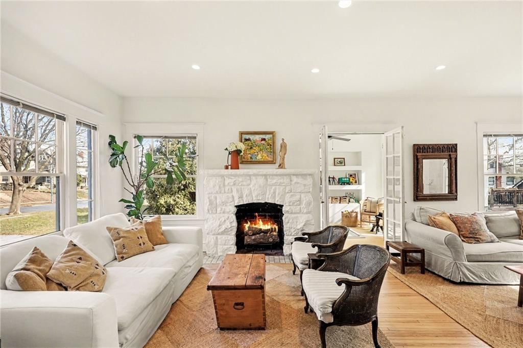 437 W 59th Terrace — photo 4