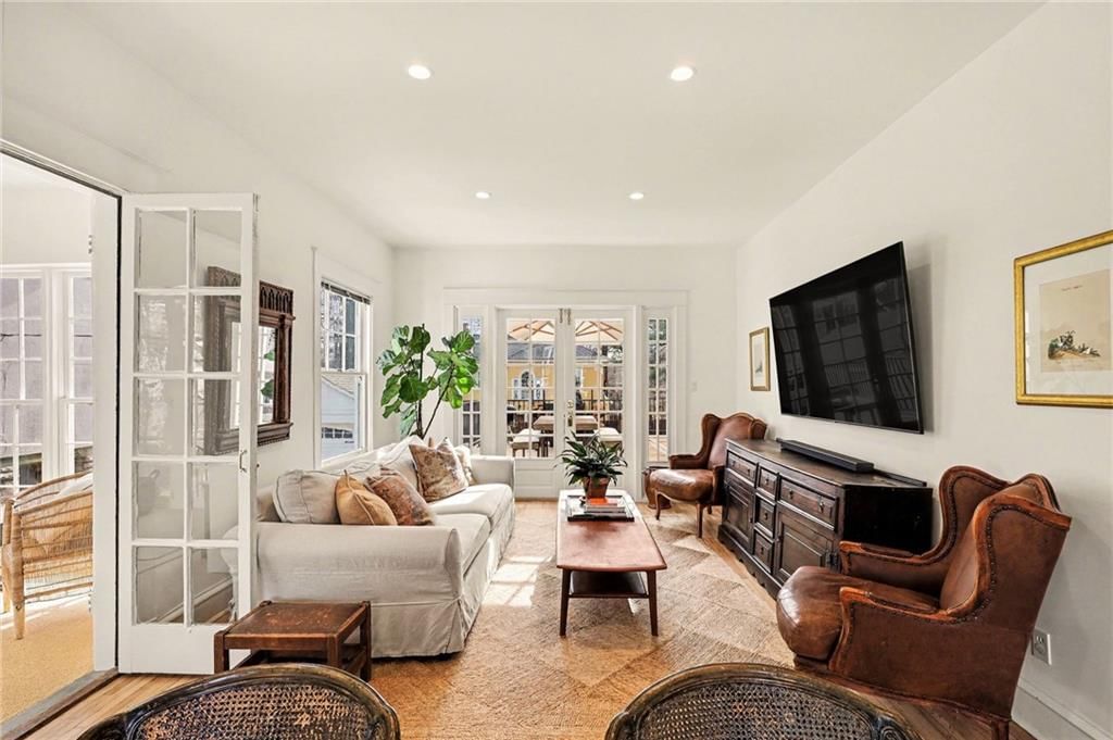 437 W 59th Terrace — photo 5
