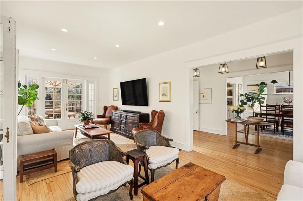437 W 59th Terrace — photo 8