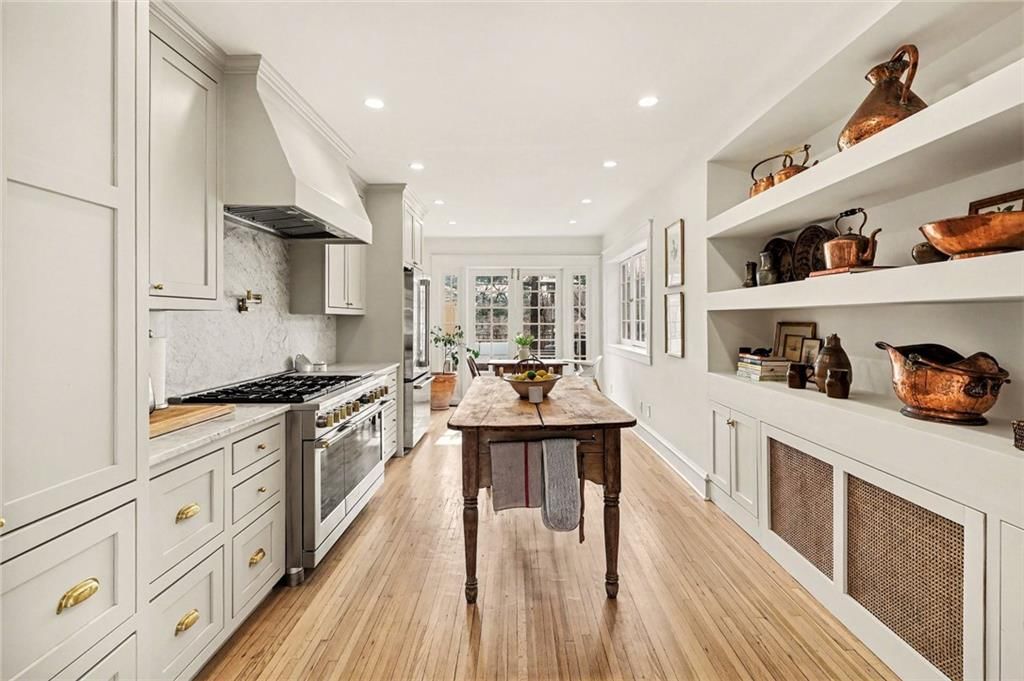 437 W 59th Terrace — photo 15