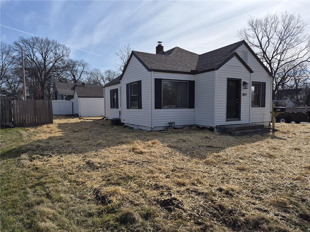 1007 S Main Street, Harrisonville, MO