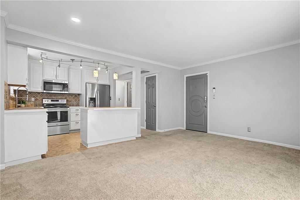 4213 Clark Avenue — photo 8