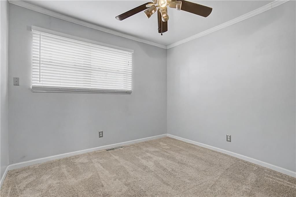4213 Clark Avenue — photo 10
