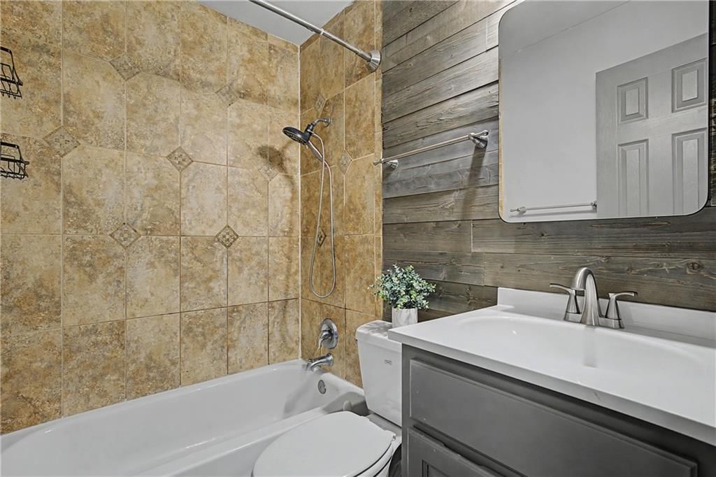 4213 Clark Avenue — photo 14