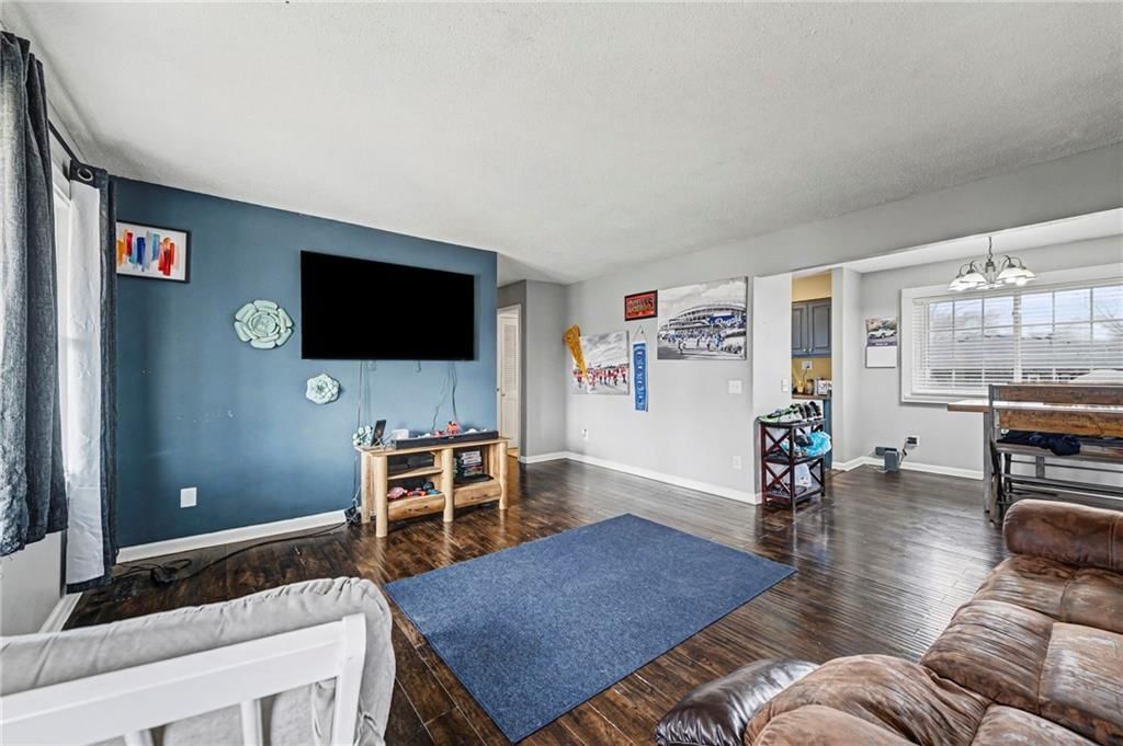 418 W Moss Street — photo 5