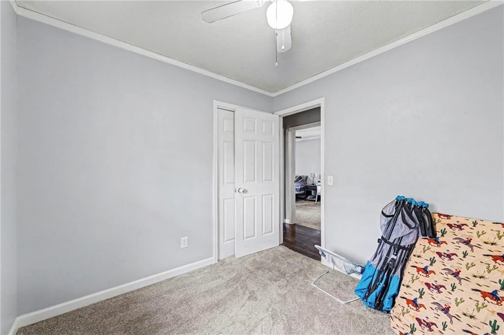 418 W Moss Street — photo 16