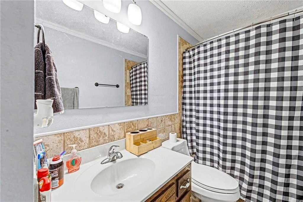 418 W Moss Street — photo 17