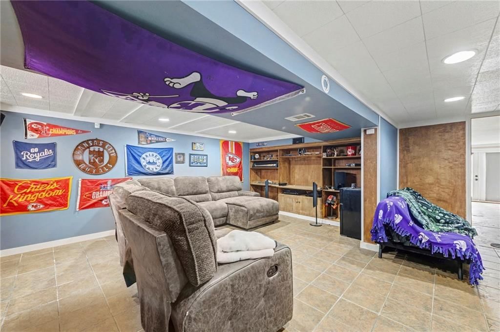 418 W Moss Street — photo 22