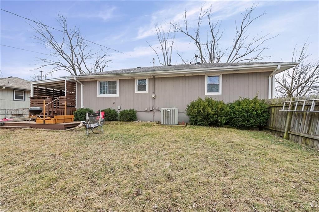 418 W Moss Street — photo 33