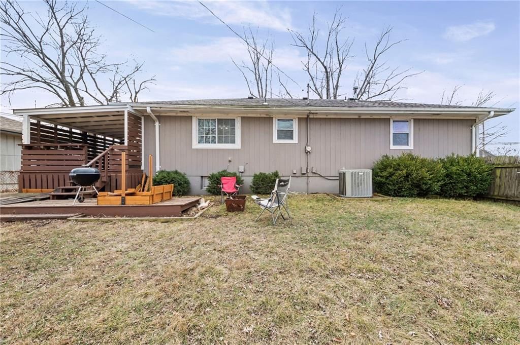 418 W Moss Street — photo 34