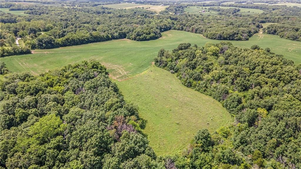 104 Ac NW Graves Road, Gower, MO