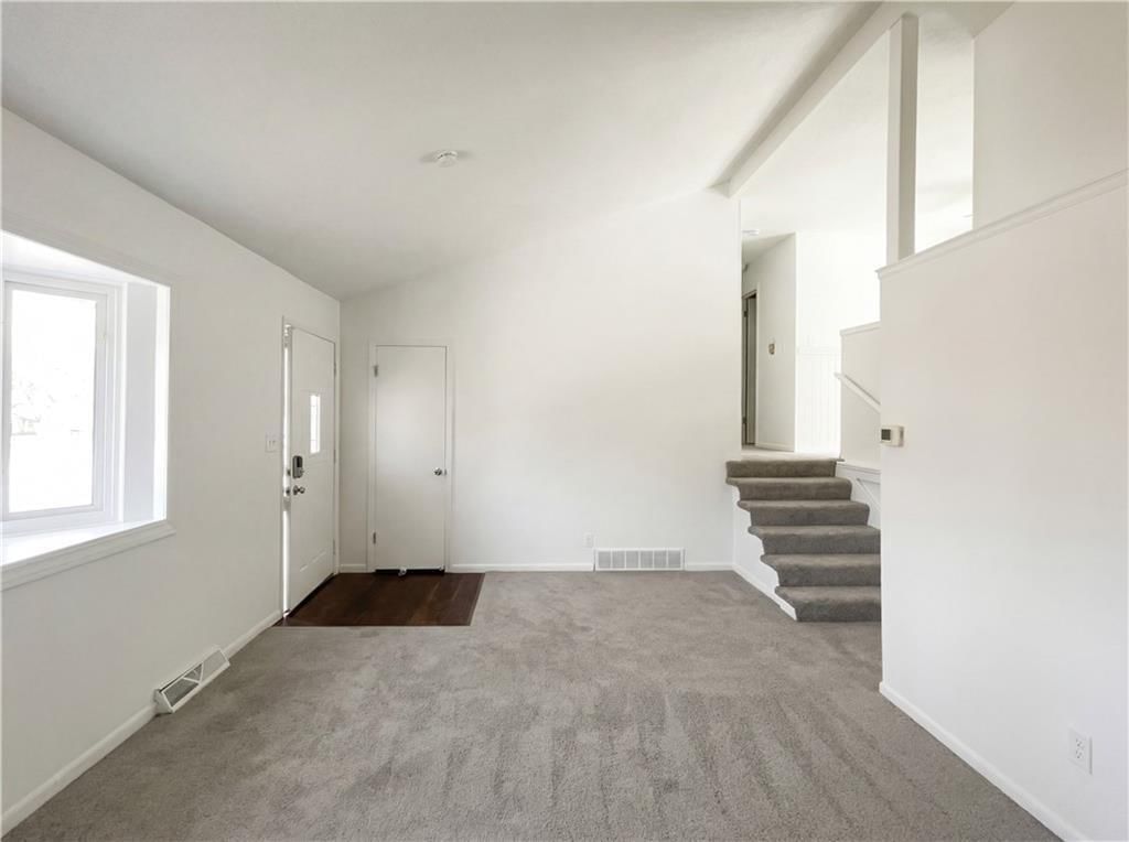 5342 N Palmer Avenue — photo 3