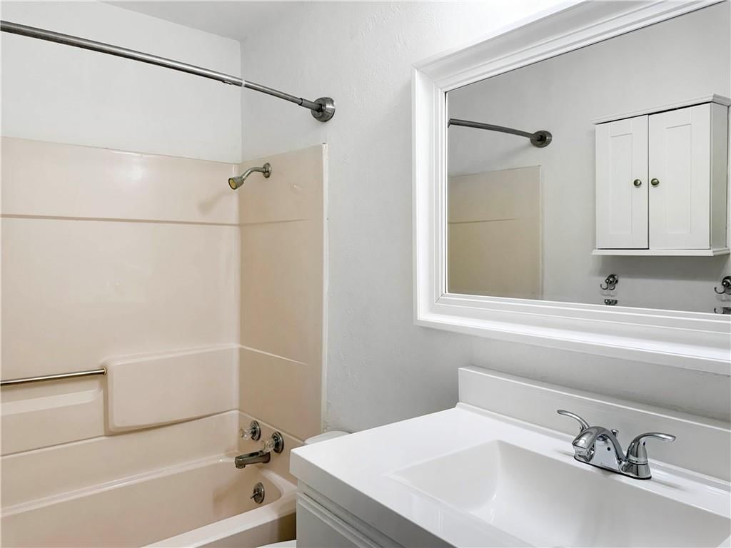 5342 N Palmer Avenue — photo 6