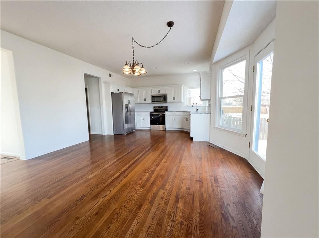 2644 W Centre Street — photo 2