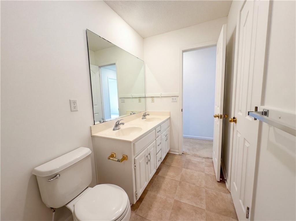 2644 W Centre Street — photo 13