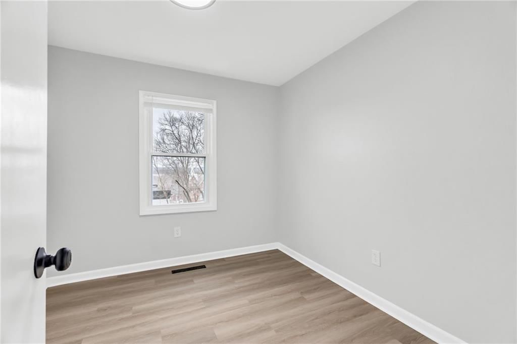 115 W 1st Street — photo 13