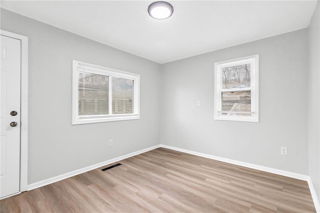115 W 1st Street — photo 14