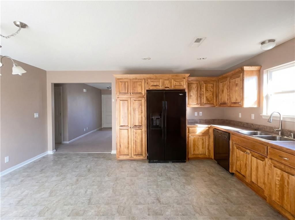 1607 Hilltop Lane — photo 8