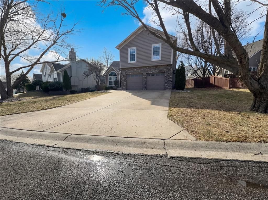 9029 W 127th Terrace, Overland Park, KS