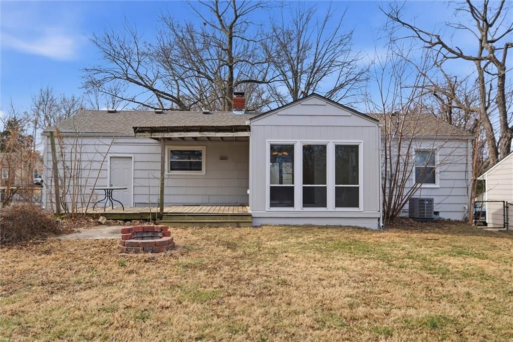 8431 DOUGLAS Avenue — photo 5